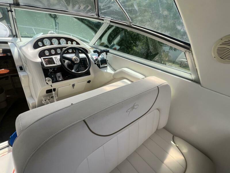 2000 Monterey 302 Cruiser