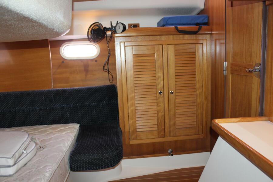 2005 Catalina 387