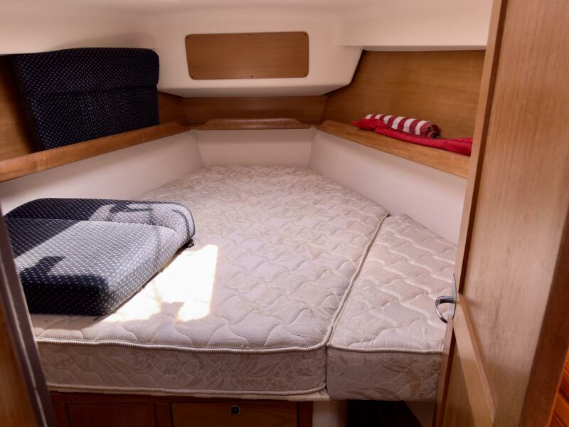 2005 Catalina 387