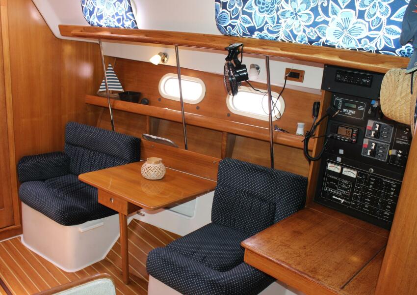 2005 Catalina 387