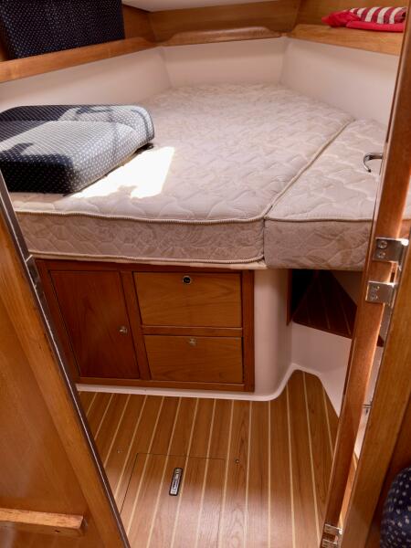 2005 Catalina 387