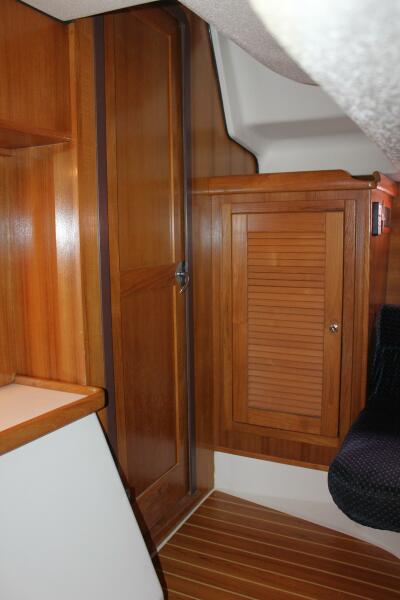 2005 Catalina 387