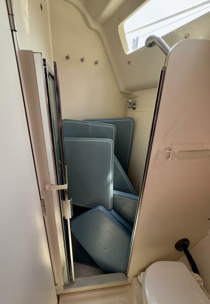 2005 Catalina 387