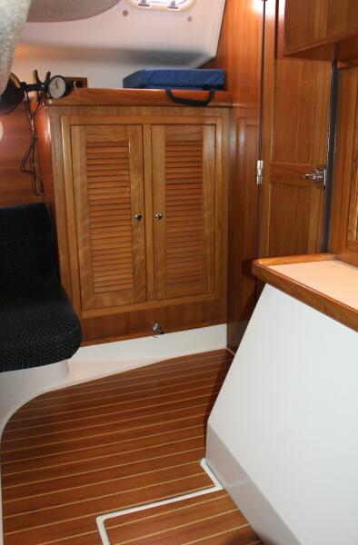 2005 Catalina 387