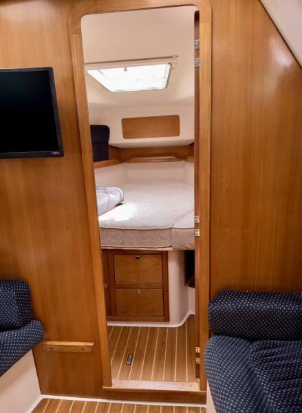 2005 Catalina 387