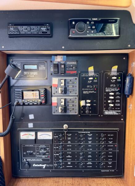 2005 Catalina 387
