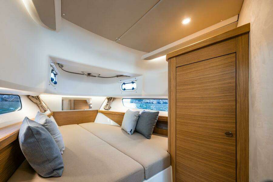 40ft Nimbus Yacht For Sale