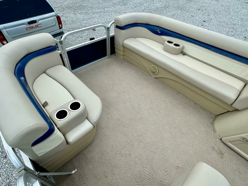 21ft Bennington Yacht For Sale