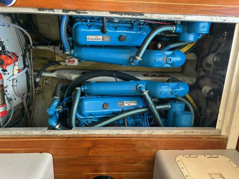 Fish Tales 32ft Luhrs Yacht For Sale