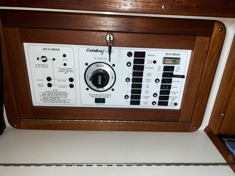 1996 Catalina 320