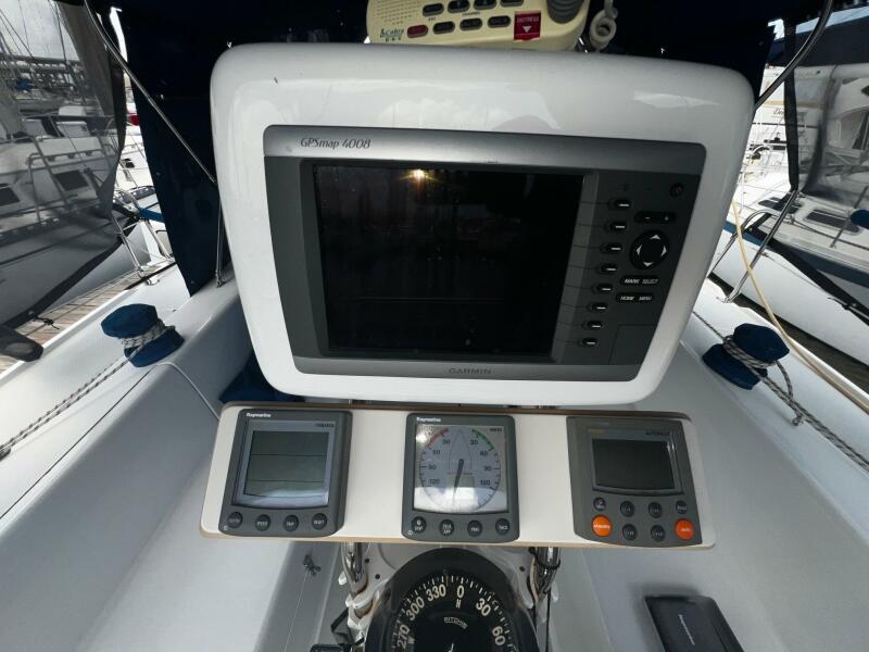 1996 Catalina 320