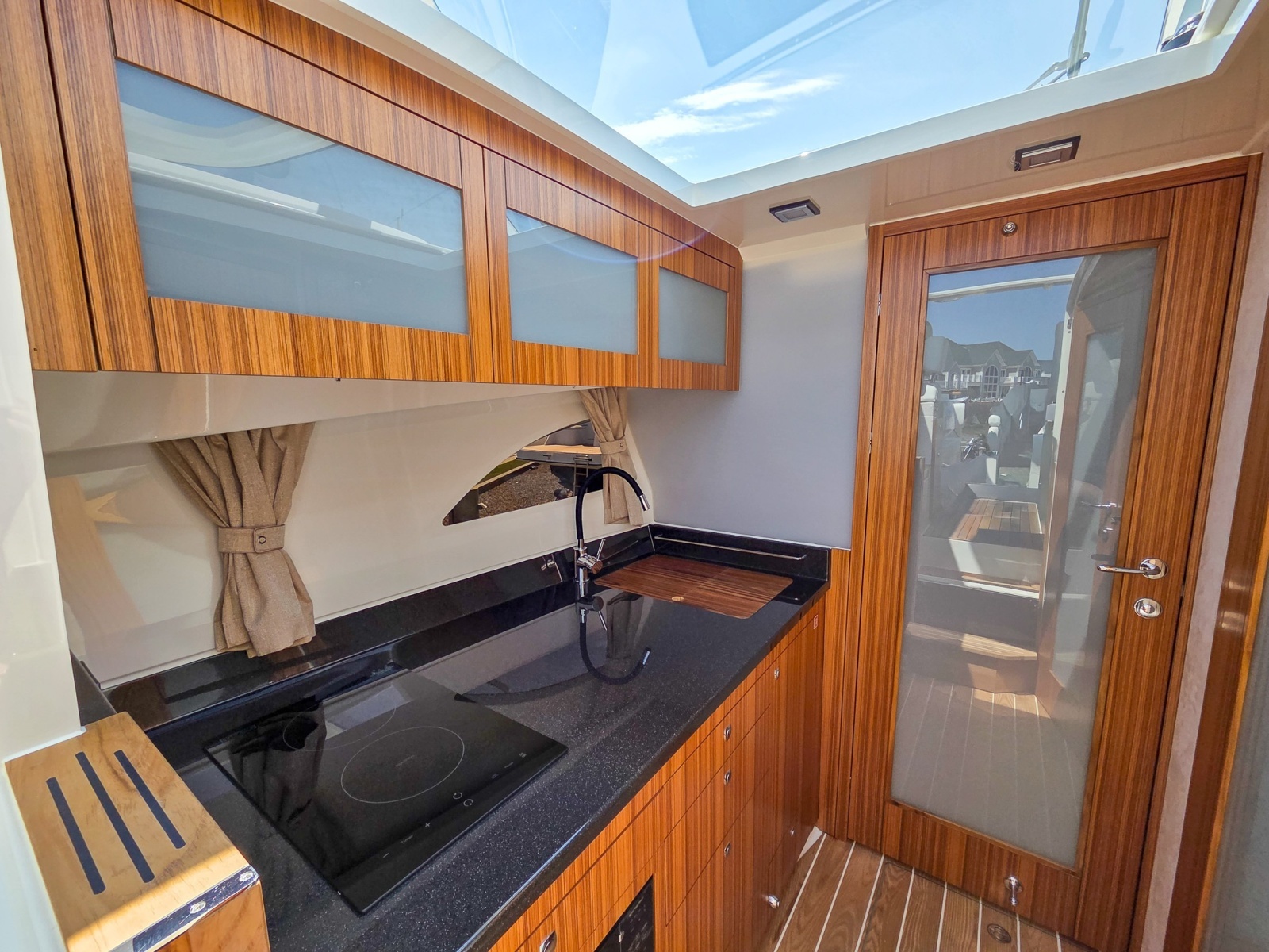 31ft Marex Yacht For Sale