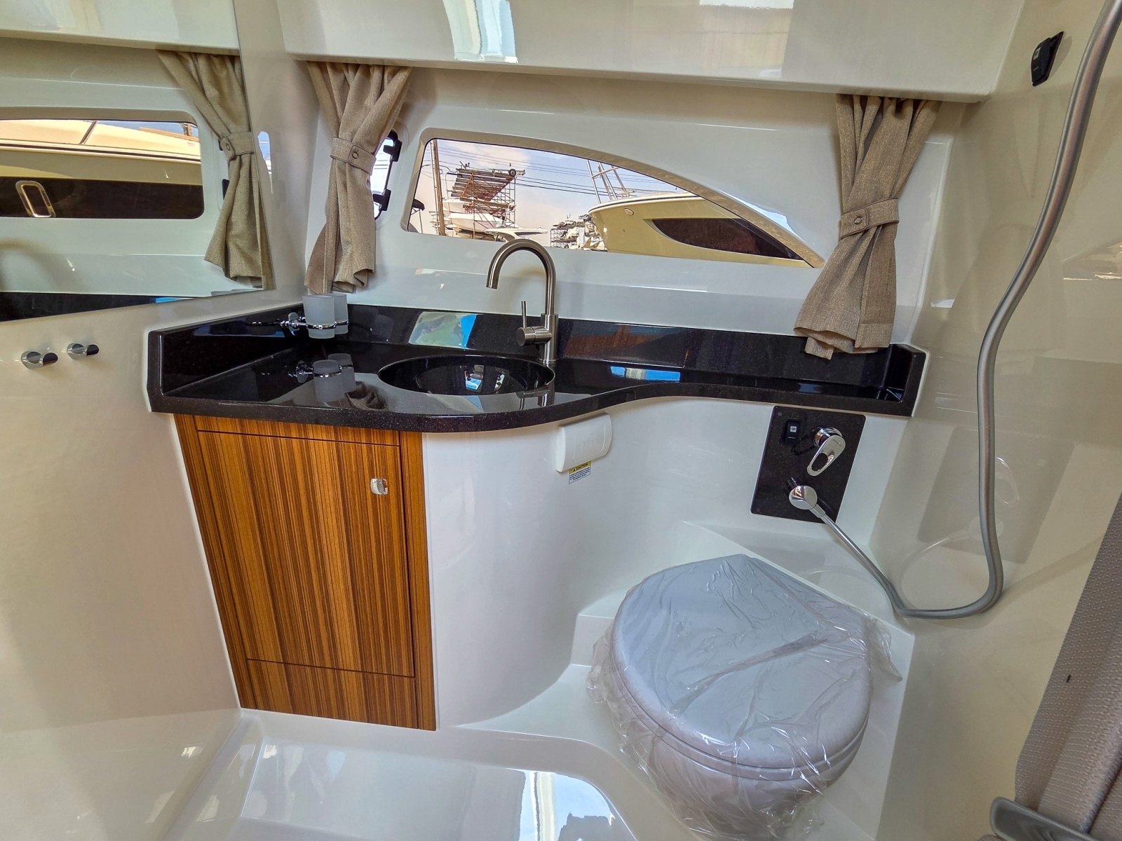 31ft Marex Yacht For Sale