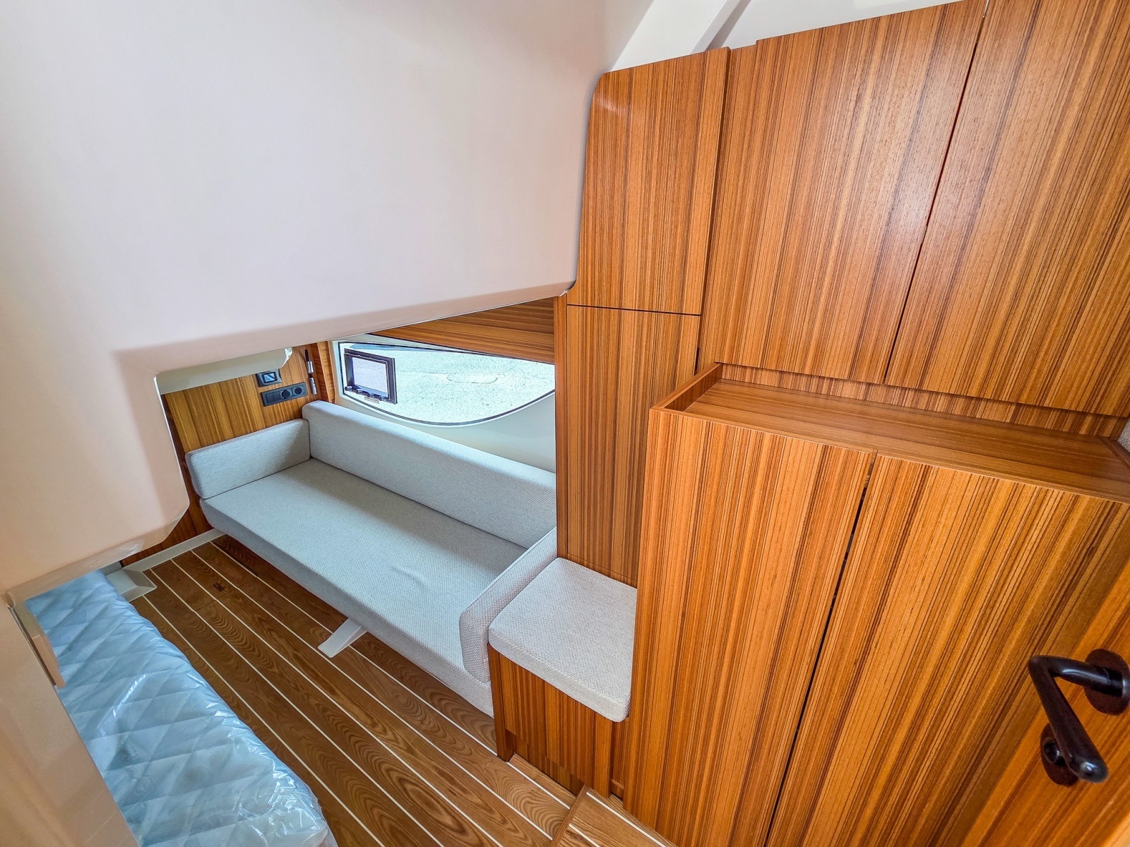 44ft Marex Yacht For Sale