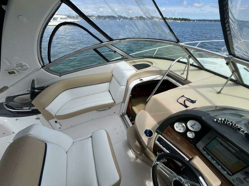 Seas the Day 35ft Four Winns Yacht For Sale