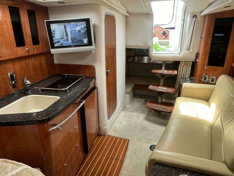 Seas the Day 35ft Four Winns Yacht For Sale