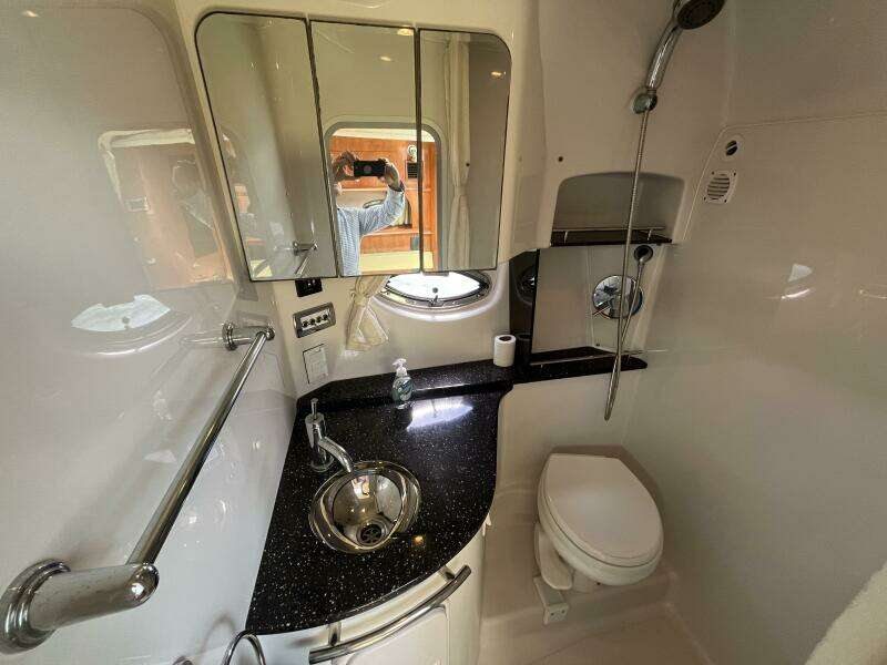 Seas the Day 35ft Four Winns Yacht For Sale