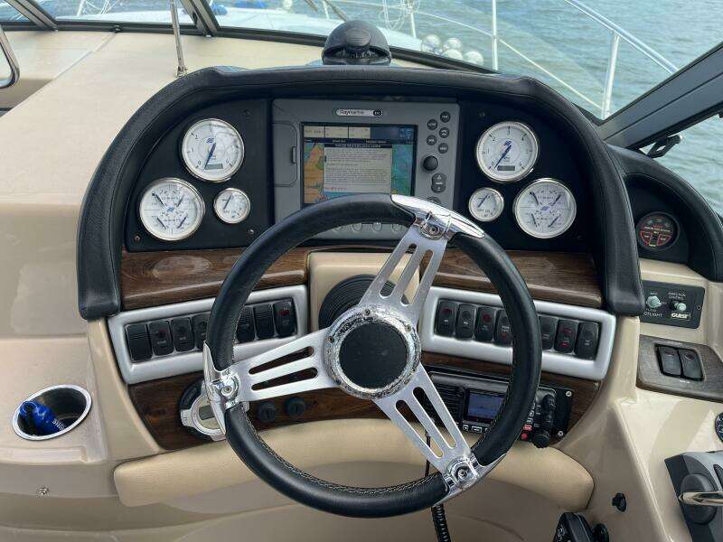 Seas the Day 35ft Four Winns Yacht For Sale