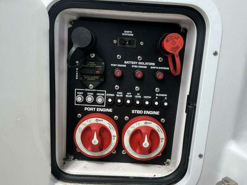 Seas the Day 35ft Four Winns Yacht For Sale