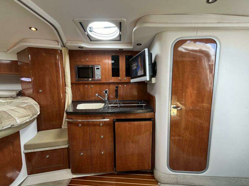 Seas the Day 35ft Four Winns Yacht For Sale