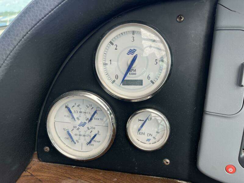 Seas the Day 35ft Four Winns Yacht For Sale