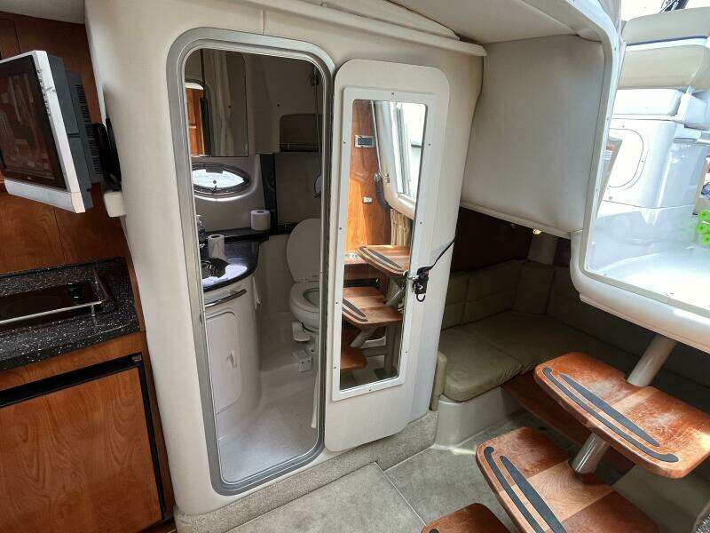 Seas the Day 35ft Four Winns Yacht For Sale