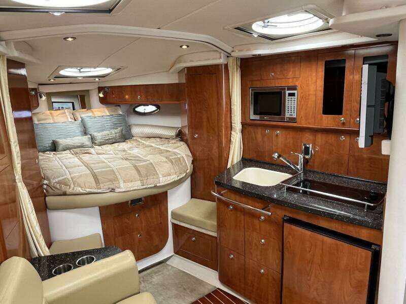 Seas the Day 35ft Four Winns Yacht For Sale