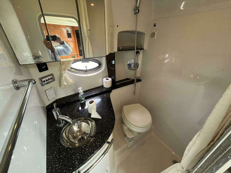 Seas the Day 35ft Four Winns Yacht For Sale