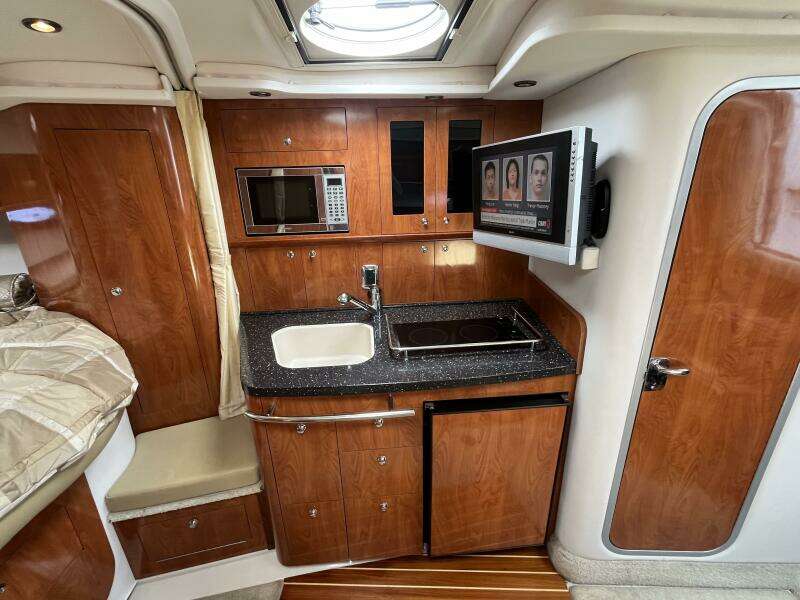 Seas the Day 35ft Four Winns Yacht For Sale