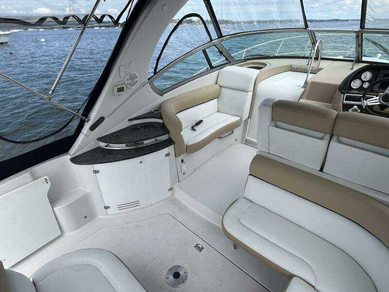 Seas the Day 35ft Four Winns Yacht For Sale