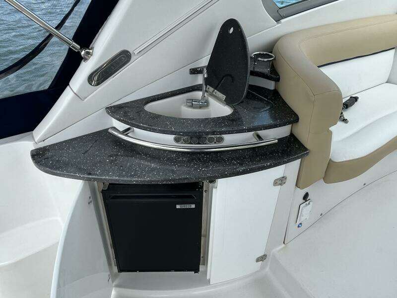 Seas the Day 35ft Four Winns Yacht For Sale