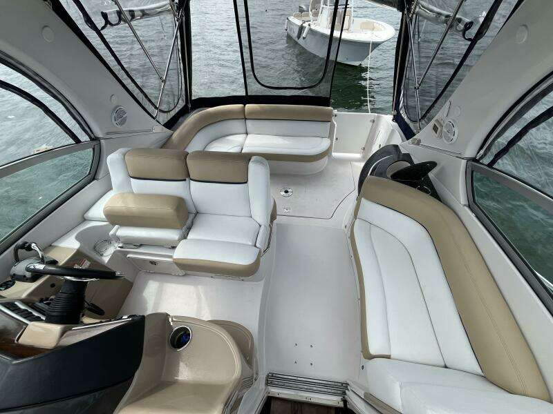 Seas the Day 35ft Four Winns Yacht For Sale