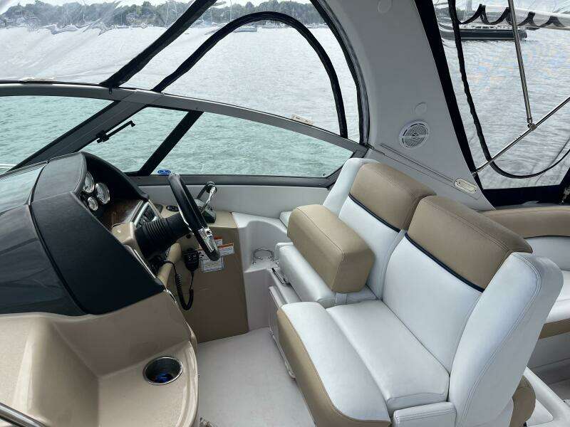 Seas the Day 35ft Four Winns Yacht For Sale