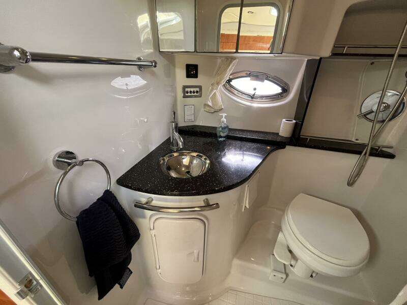 Seas the Day 35ft Four Winns Yacht For Sale