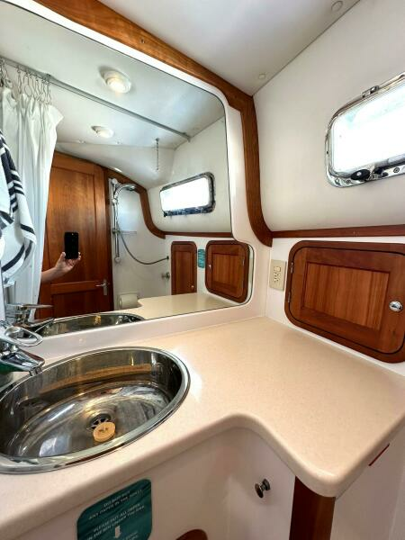 Stainless Sink in Spacious 