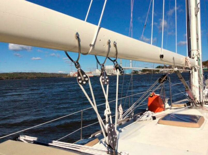 KaSondera 38ft Brewer Yacht For Sale