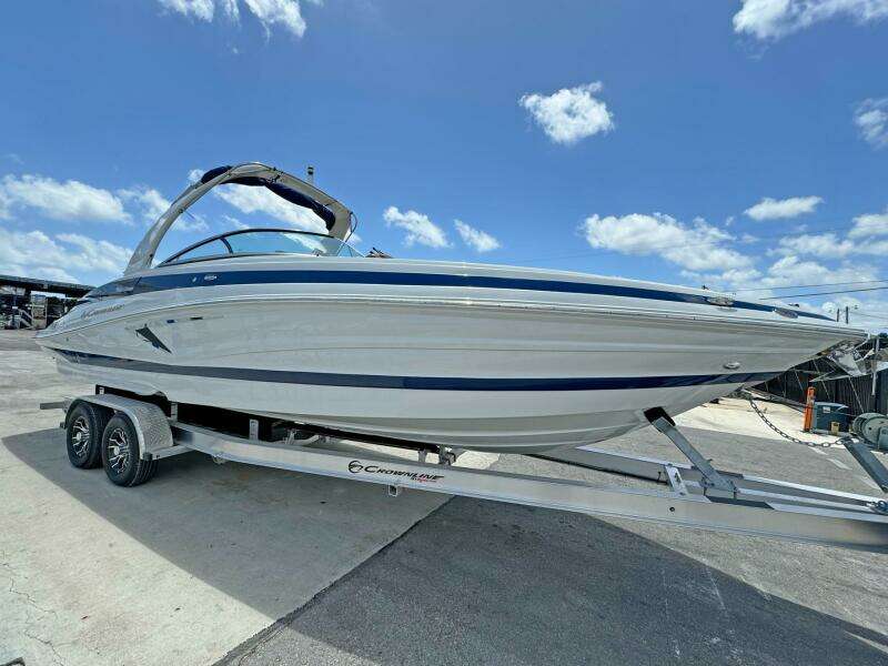 29ft Crownline Yacht For Sale