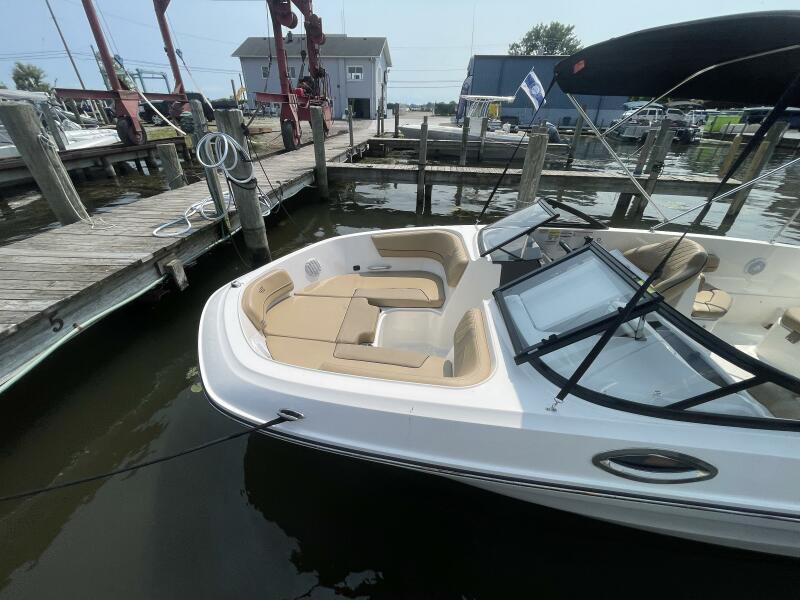 2024 Bayliner VR6 Bowrider Outboard