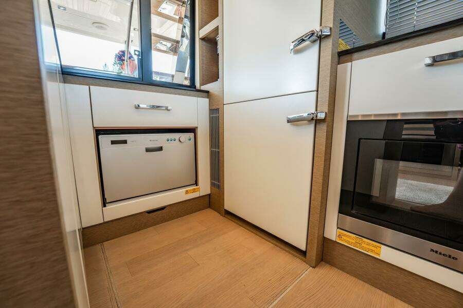 No Rush 63ft Prestige Yacht For Sale