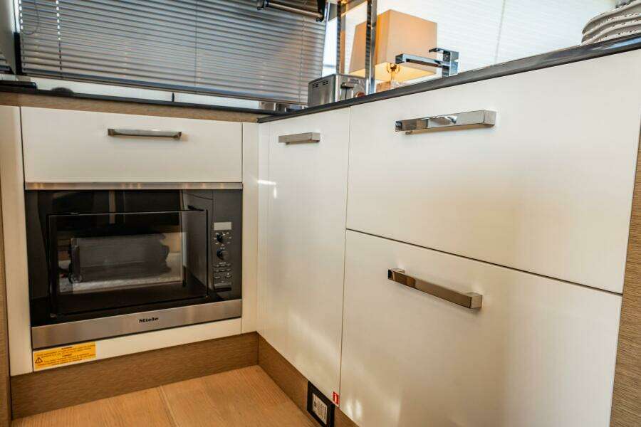 No Rush 63ft Prestige Yacht For Sale