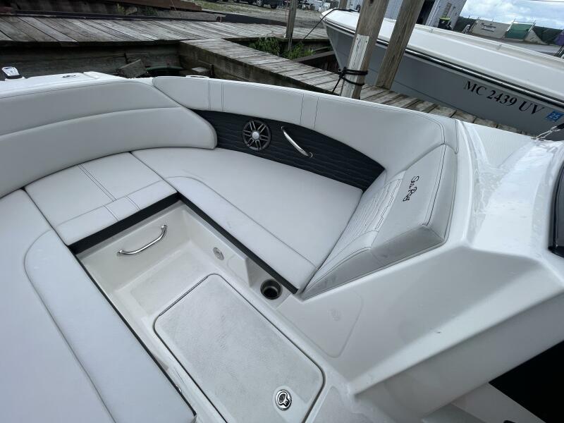 2024 Sea Ray SPX 230 Bowrider