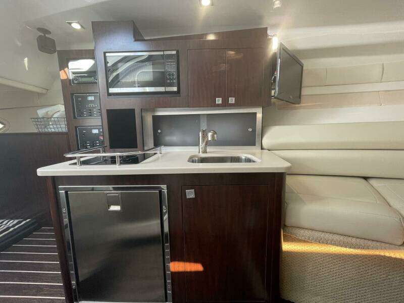29ft Monterey Yacht For Sale