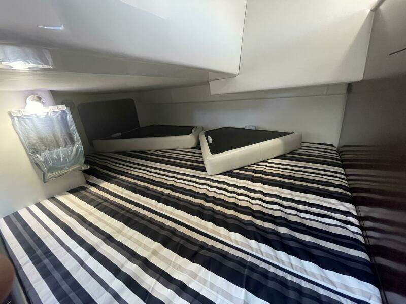 29ft Monterey Yacht For Sale