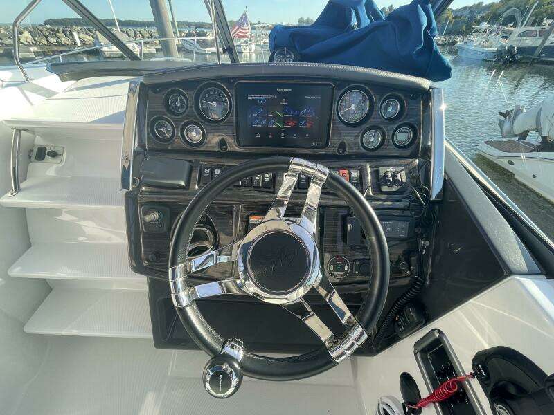 29ft Monterey Yacht For Sale