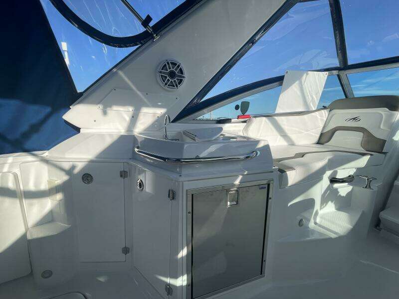 29ft Monterey Yacht For Sale