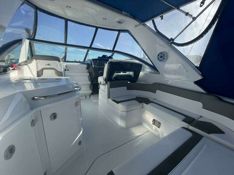 29ft Monterey Yacht For Sale