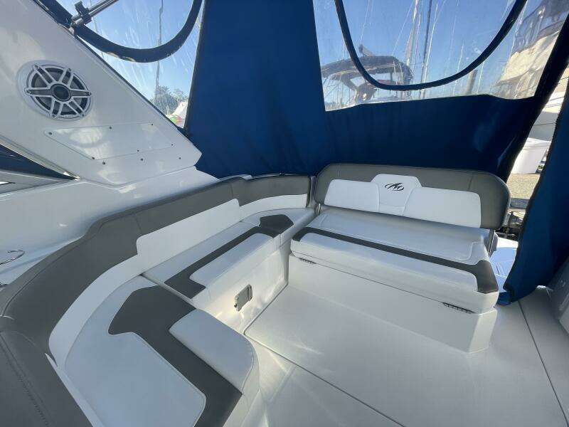 29ft Monterey Yacht For Sale