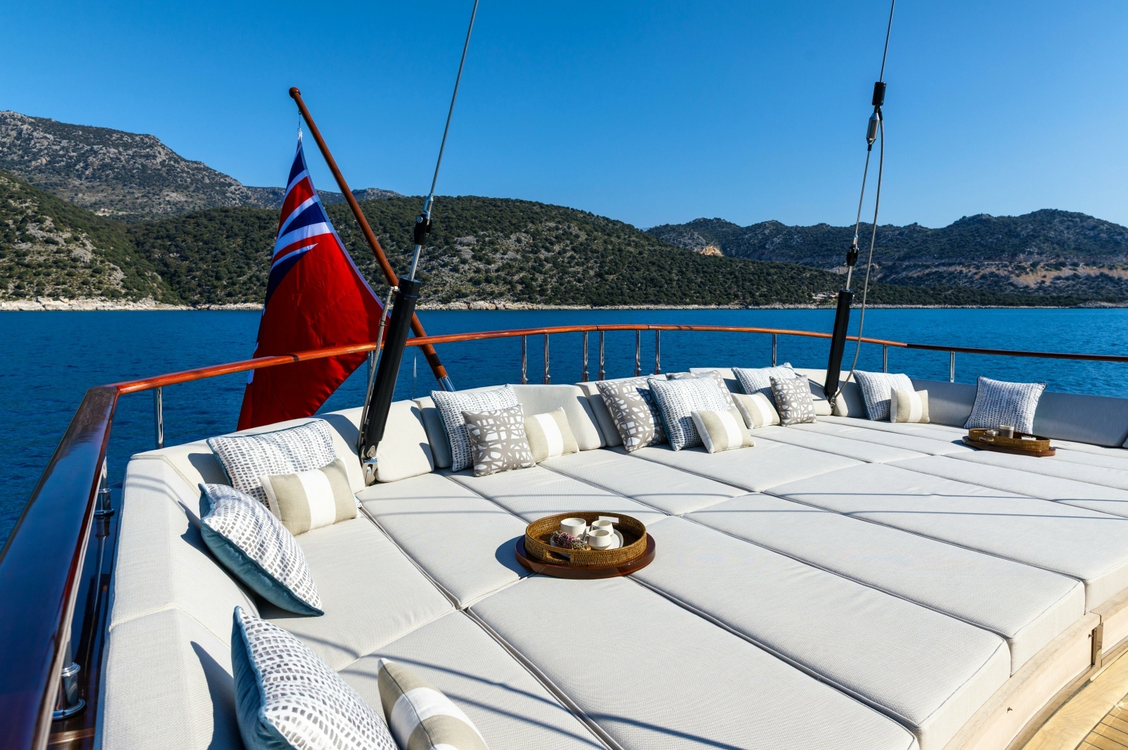 2026 Ares Yachts photo 16