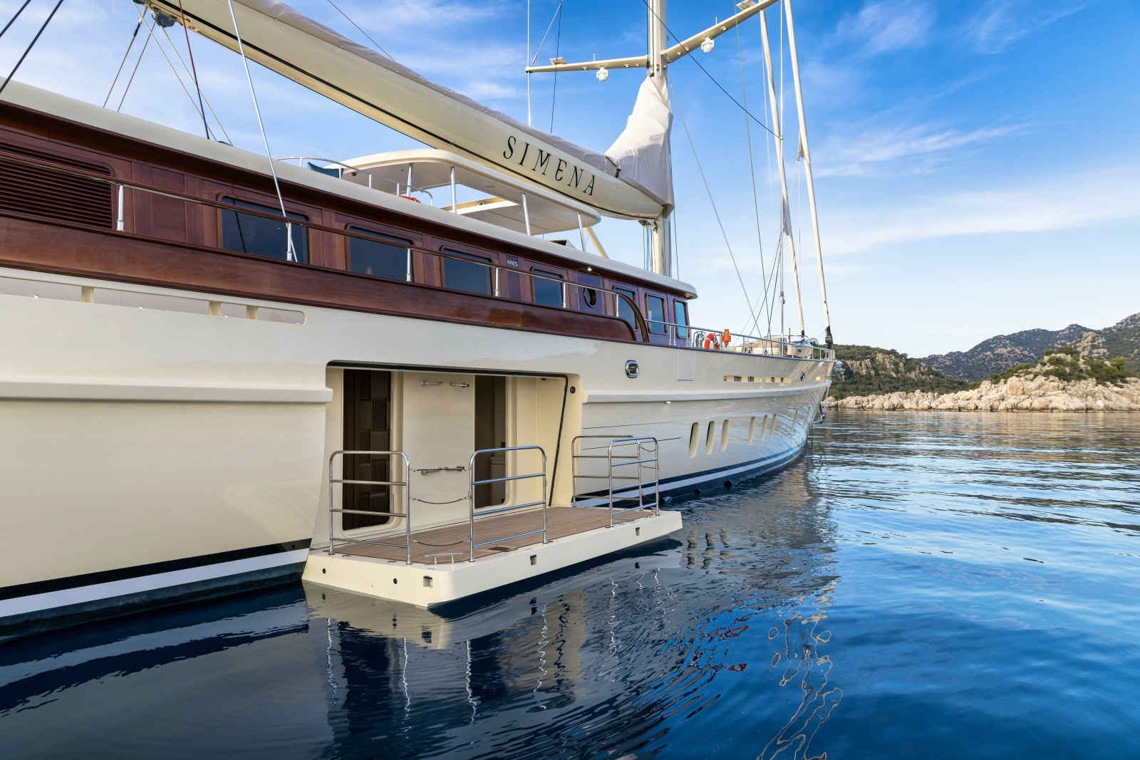 2026 Ares Yachts photo 9