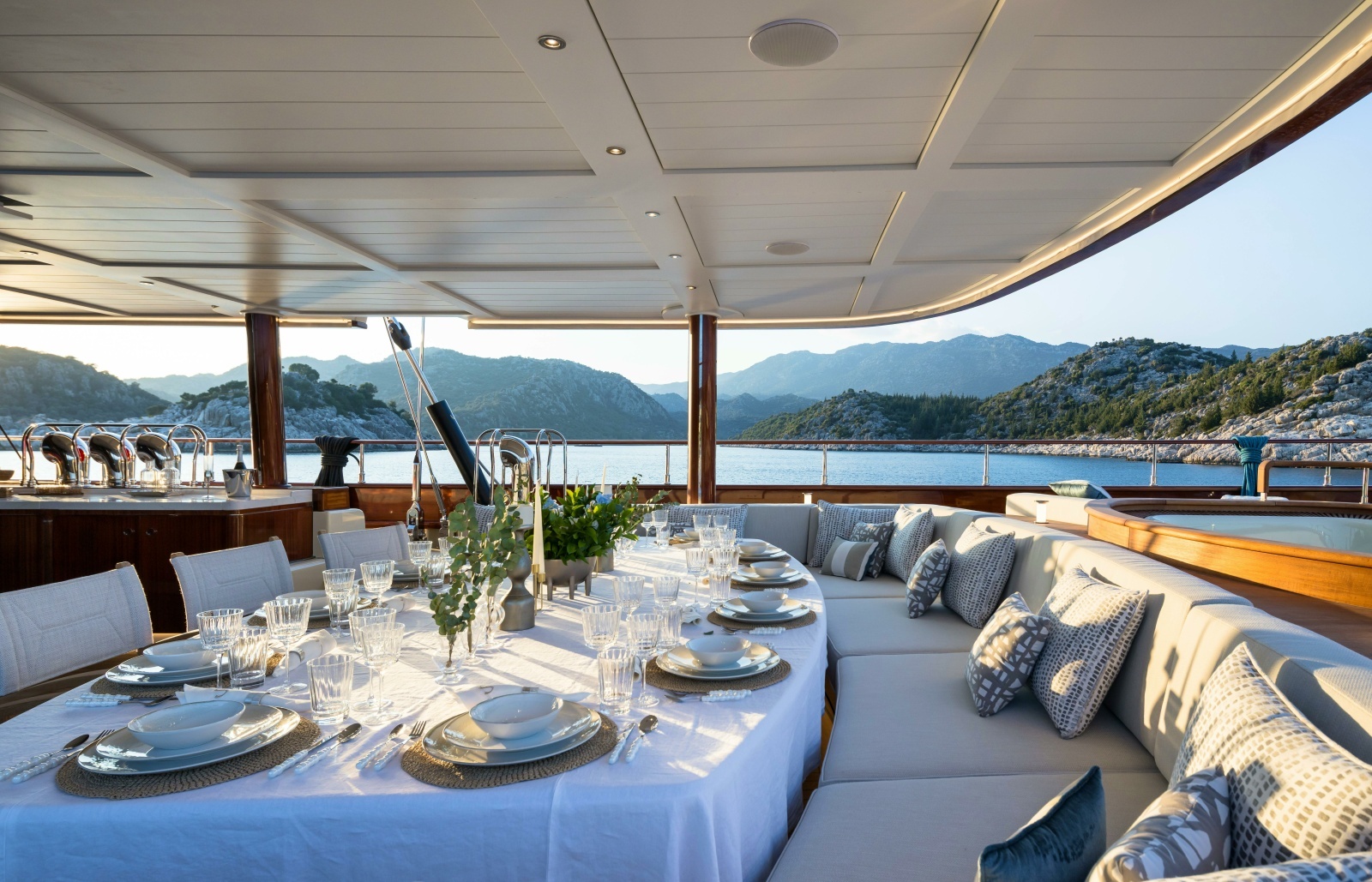 2026 Ares Yachts photo 22